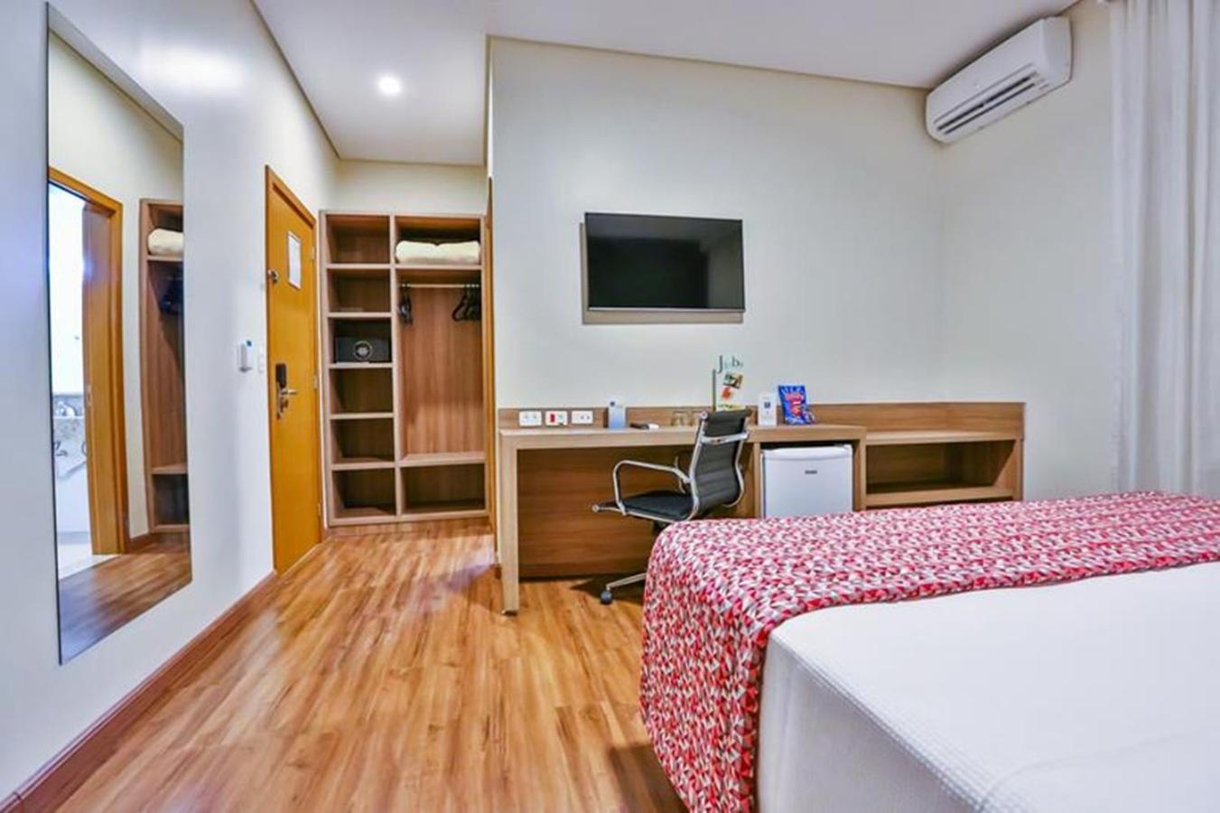 คอมฟอร์ท โฮเทล โมจี กัวคู Hotel โมจิ-กัวซู ภายนอก รูปภาพ